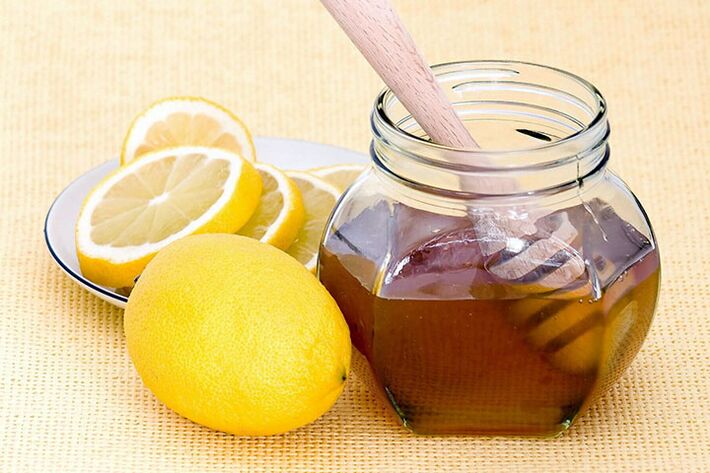 Lemon and honey are the ingredients to make a perfect skin whitening and facelift mask