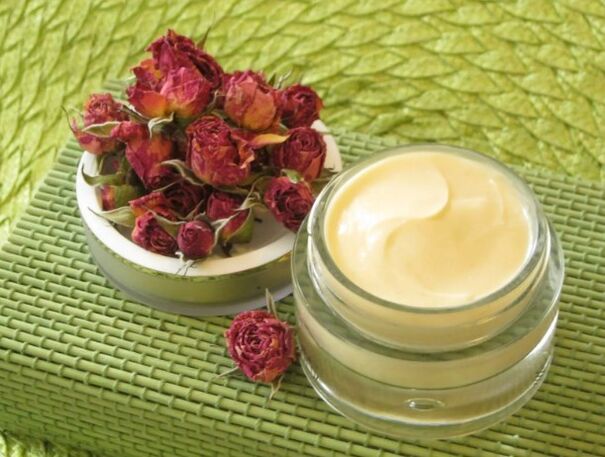 Cream with pink water